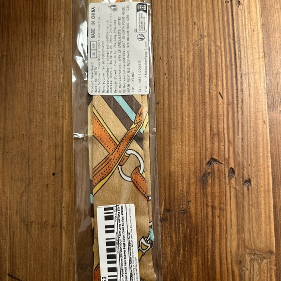 Beige and Blue Pattered purse tie - Picture 2 of 2